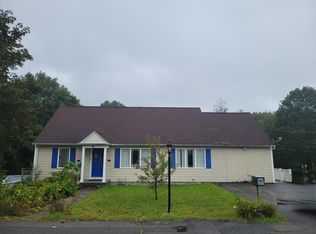 81 Clark Ave, Dracut, MA 01826