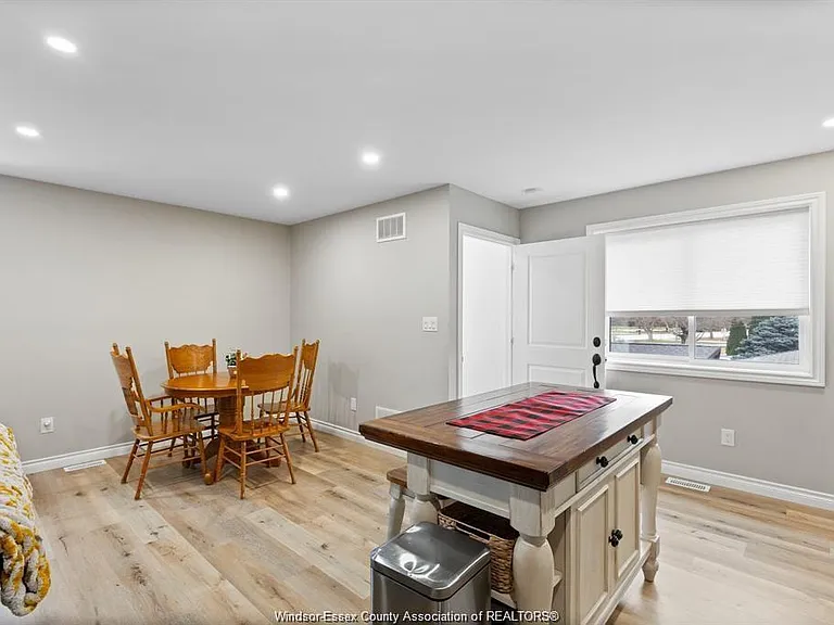 845 Old Tecumseh Rd #UPPER — Photo 5