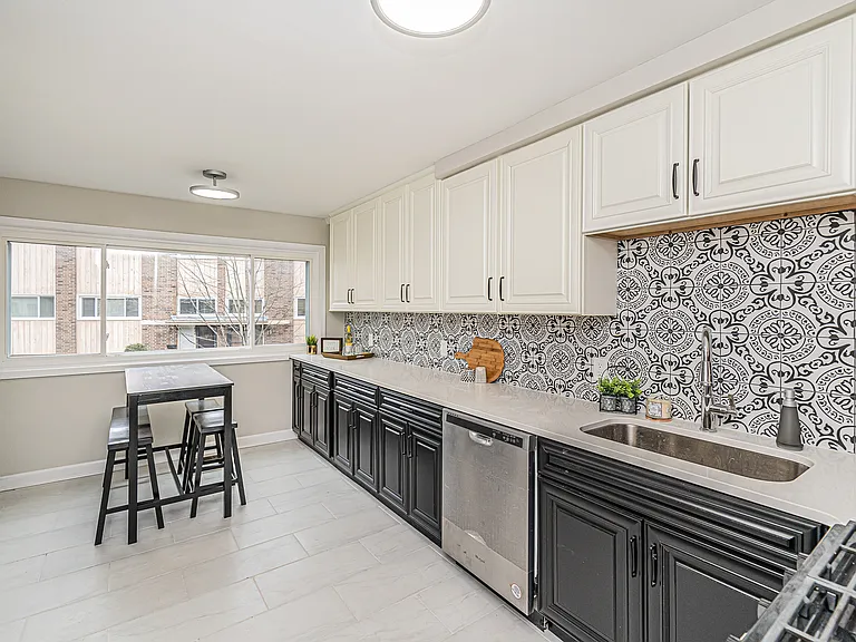 432 Skokie Blvd — Photo 13