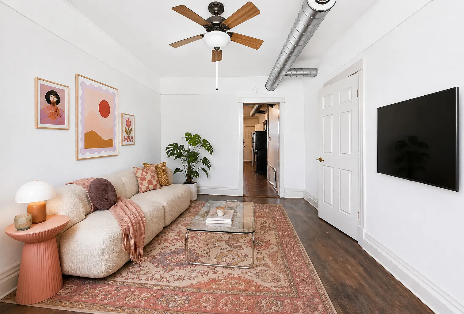 2 bed, 800 sqft, $2,361 — Photo 3