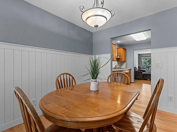 5th image of 806 Woodland Ln