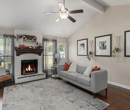 5th image of 213 Brookdale Dr