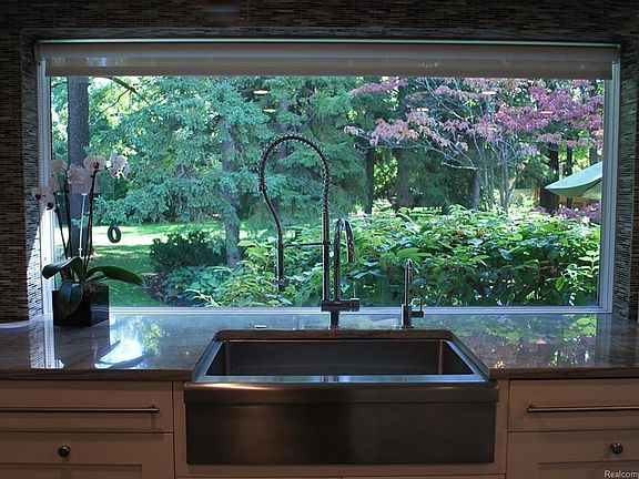 3rd image of 3991 Winterset Ln