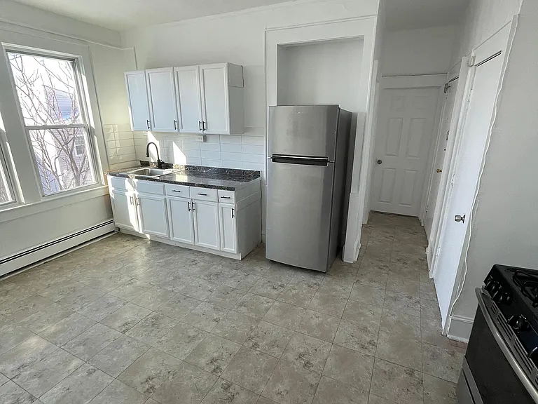 67 Fabyan Pl #3R — Photo 1