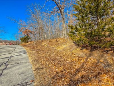 435 Grand View Dr, Sunrise Beach, MO, 65079