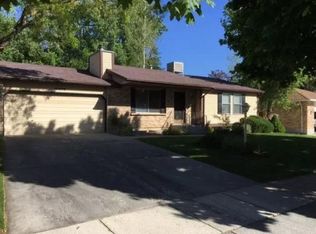 10075 S Kimsbrough Rd, Sandy, UT 84092