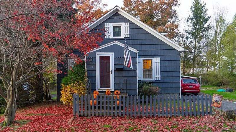14 Sylvan Way photo 1