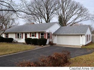 2006 Mound Rd, Jacksonville, IL 62650