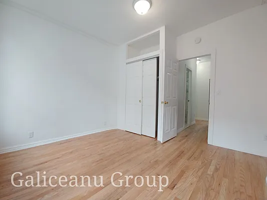 Rented by Lexington Real Estate Group | media 18