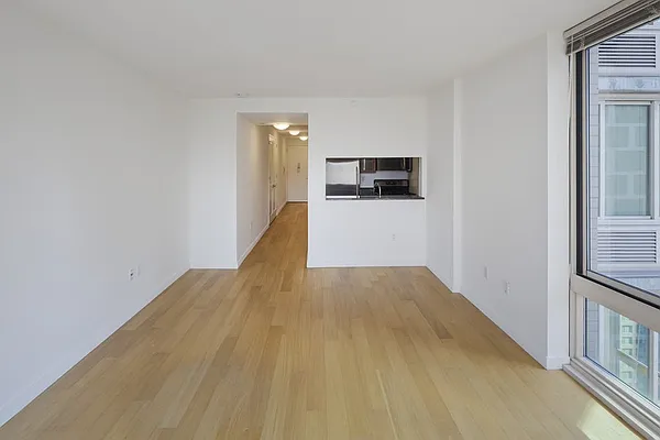 Rented by The Moinian Group | media 21