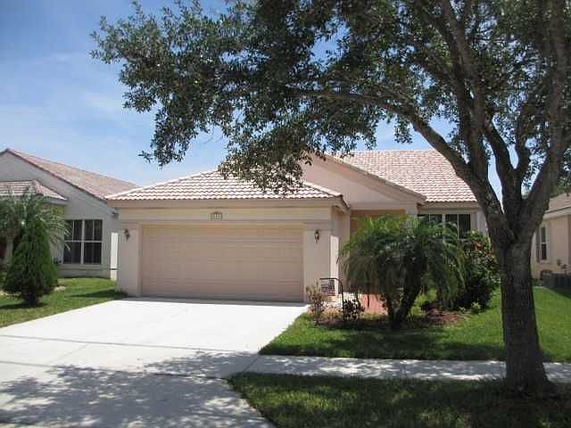 1st image of 883 Savannah Falls Dr
