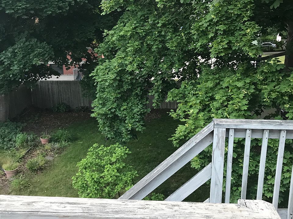 18 Vernon St Warren RI Zillow