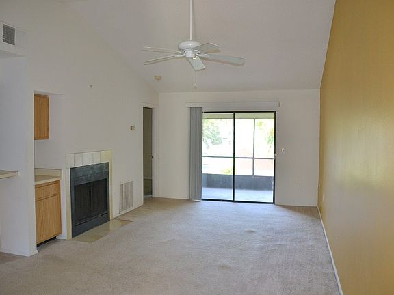 3rd image of 572 Breckenridge Vlg Unit 207