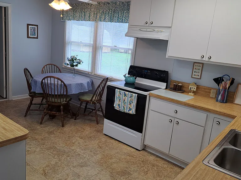 166 Abby Ln — Photo 3