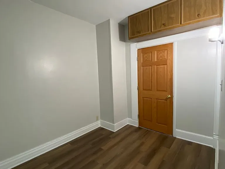 512 E Douglas St — Photo 9