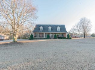 56 Lesley Dr, Hartselle, AL 35640