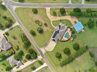 1001 Lariat Cir, Red Oak, TX 75154