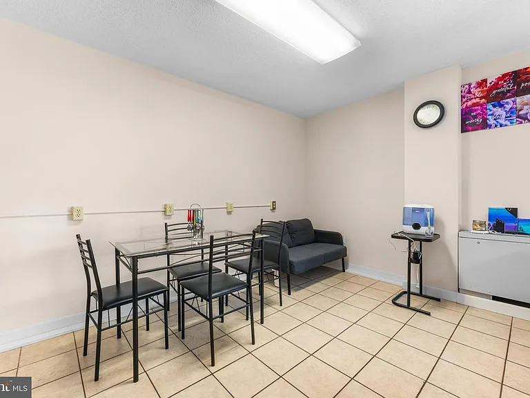 1 E University Pkwy #106 — Photo 7