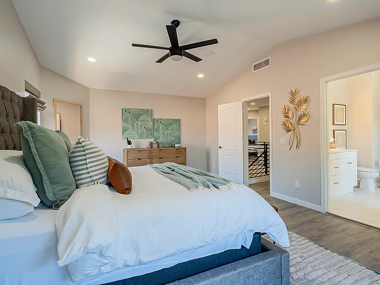 1078 S Riata St — Photo 32