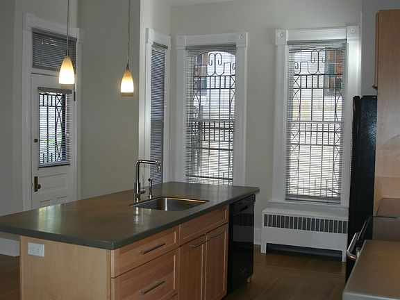4th image of 1135 N Pearl St