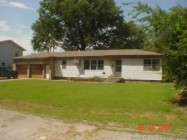 605 SE 1st Pl, Pryor, OK 74361