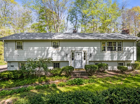 844 Middletown Avenue, North Haven, CT 06473