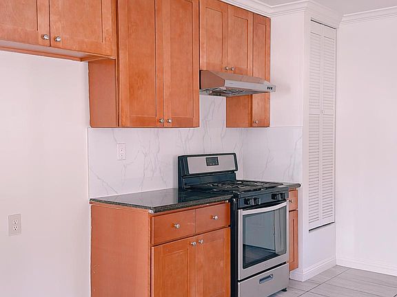 2nd image of 414 N New Ave