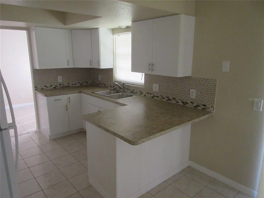 Building Photo - 979 Roseway Ter NW