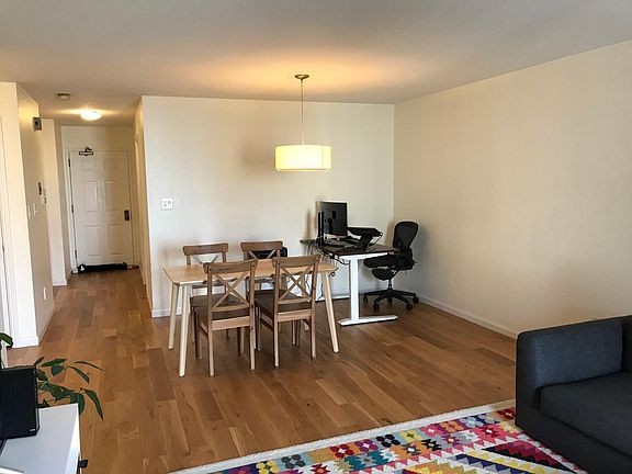 Large Dining / living Room - 1100 square foot unit