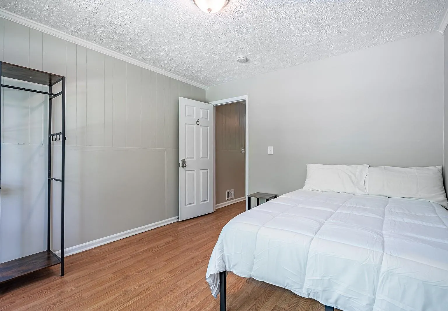 4 bed, 4.0 bath, 1440 sqft, $615 — Photo 2