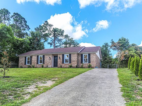 4th image of 3932 Creekwood Ln