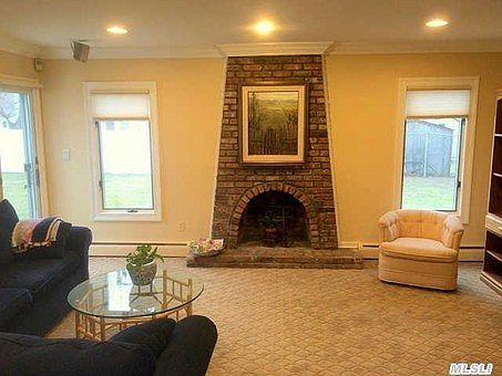 5th image of 5 Sagamore Ln