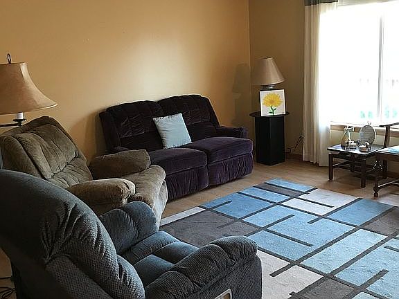 3rd image of 300 E Birchwood Dr