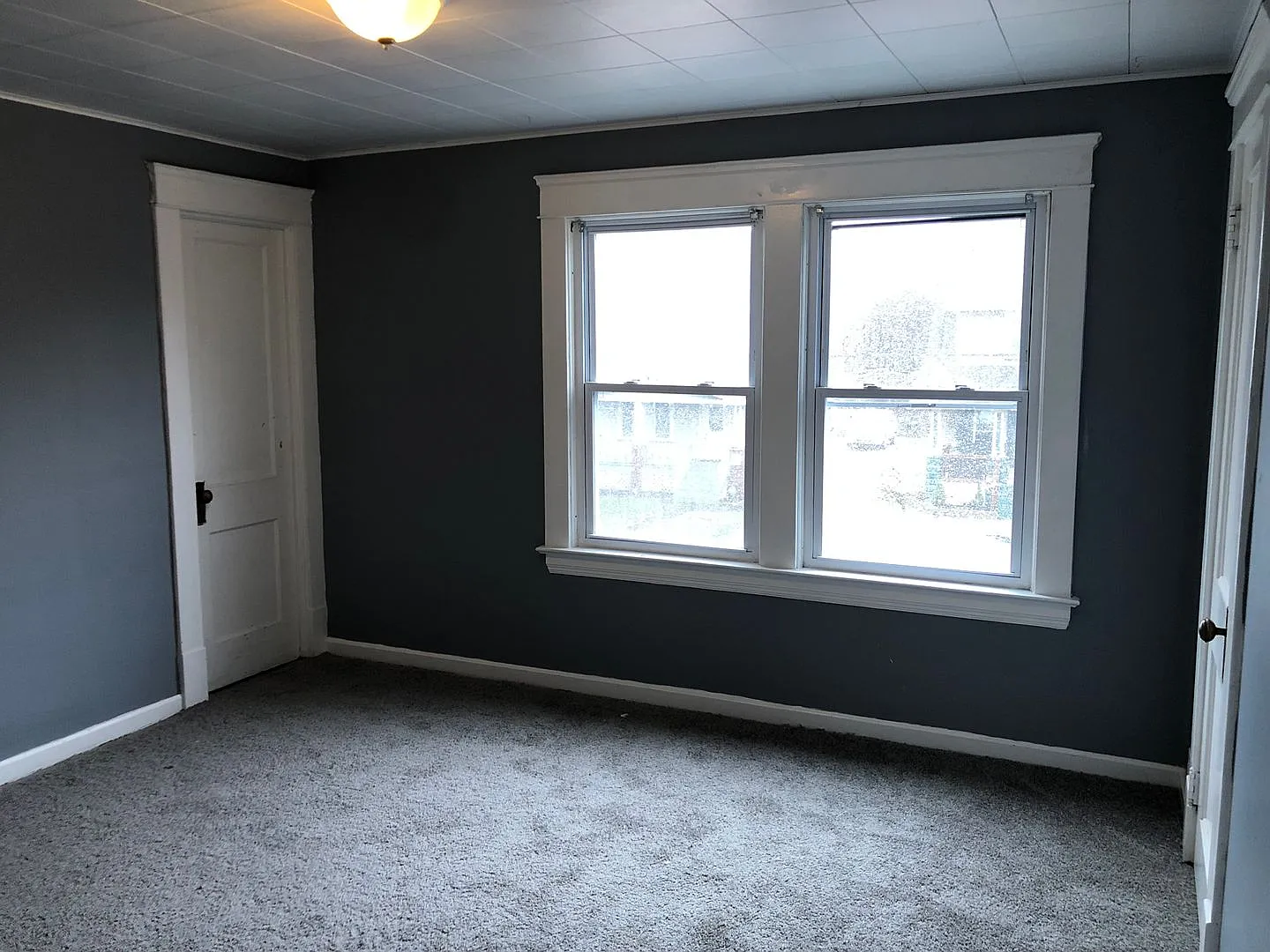 3 Bed 1 Bath In The Beautiful Old Brooklyn Neighborhood! — Photo 4