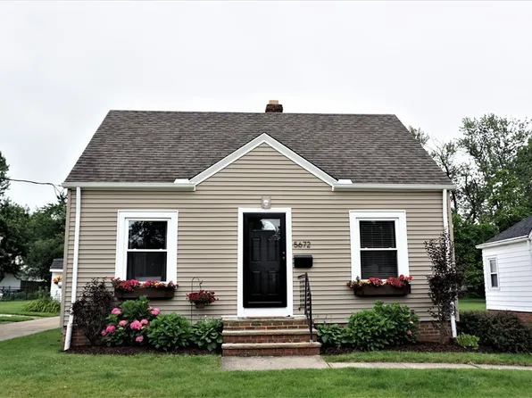 5672 Wellington Rd, Lyndhurst, OH 44124