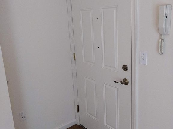3rd image of 886 S Basswood Dr APT A