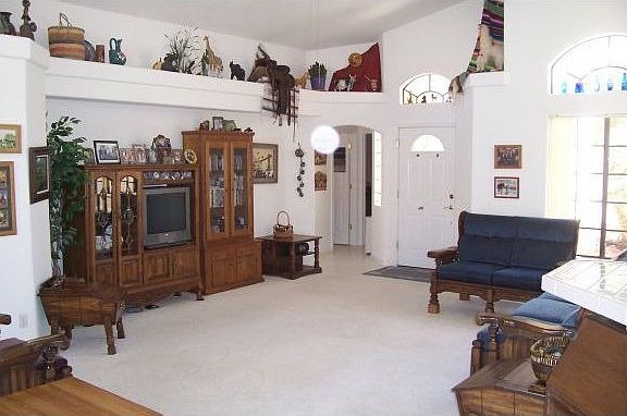4th image of 2473 Frederick Ln