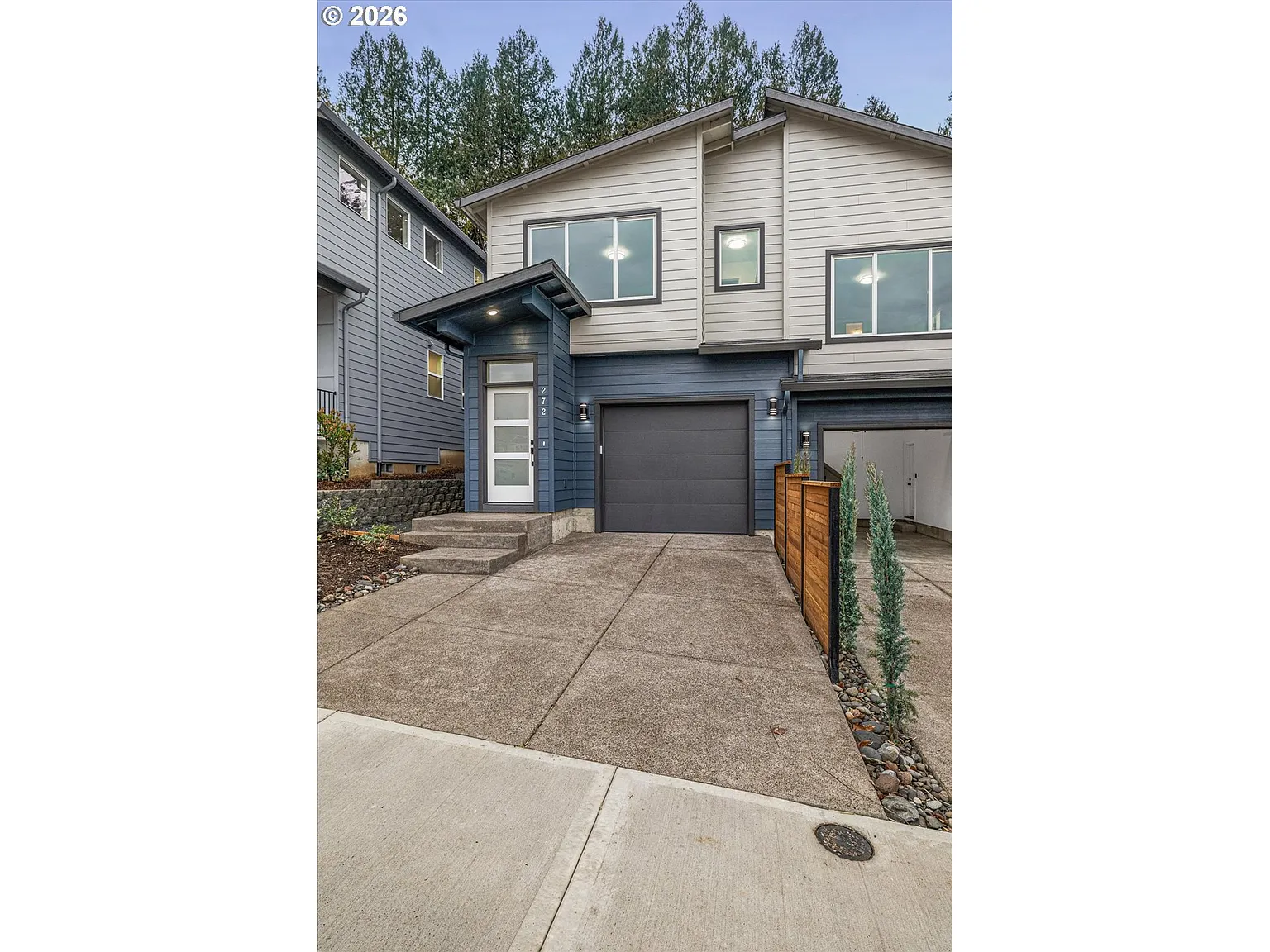 272 NW Mawrcrest Ave photo 1