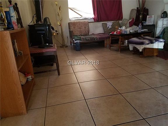 2nd image of 5135 Gray Ln APT A
