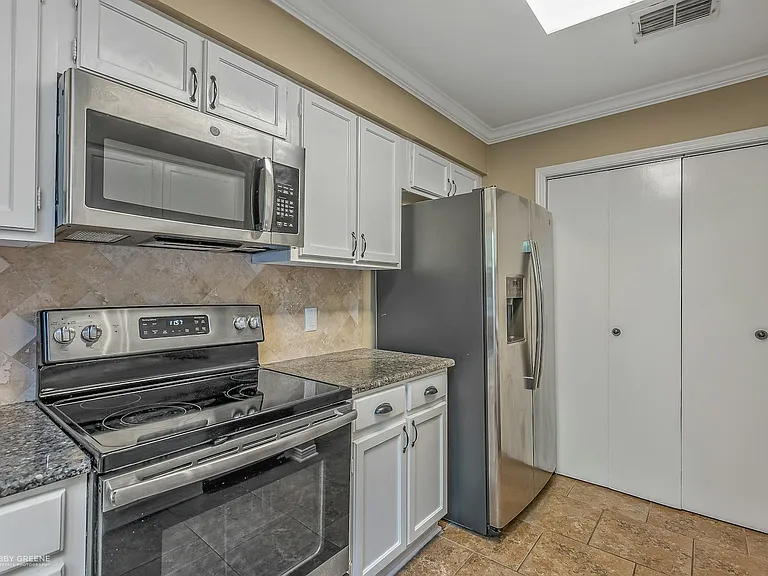 10101 Saratoga Dr — Photo 7