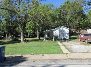 1023 Sophia St, Carthage, MO 64836