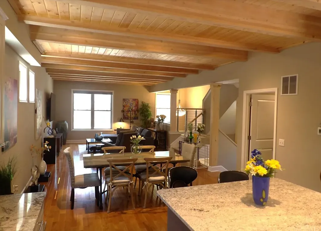 3 bed, 2310 sqft, $3,370 — Photo 4