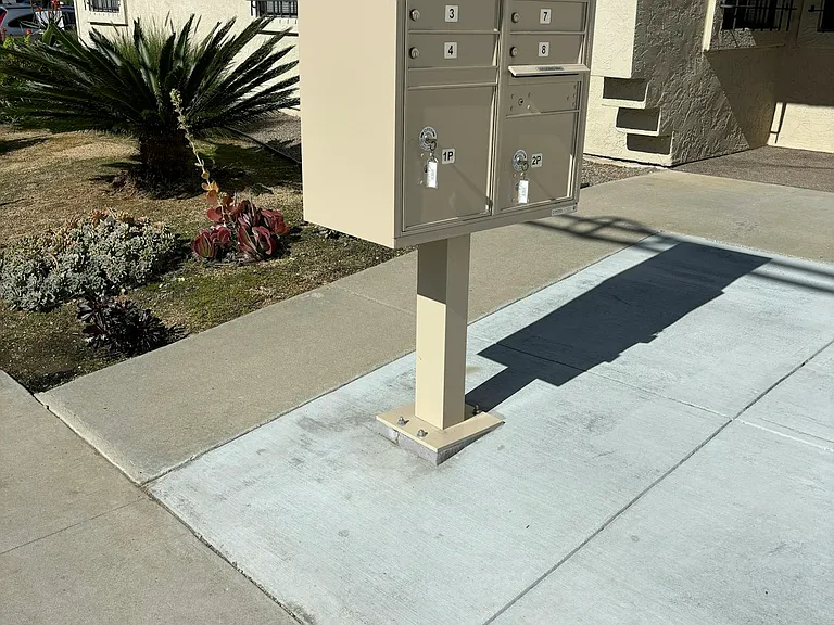 Mailbox with 2 parcel boxes