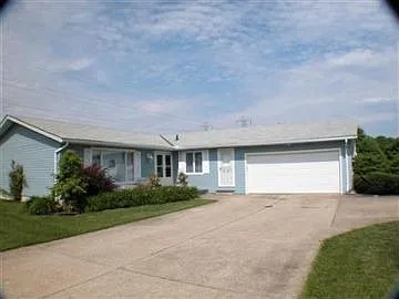 13636 Byron Blvd photo 1