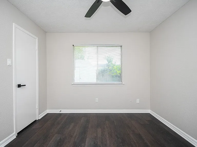 6906 Grant Dr — Photo 29