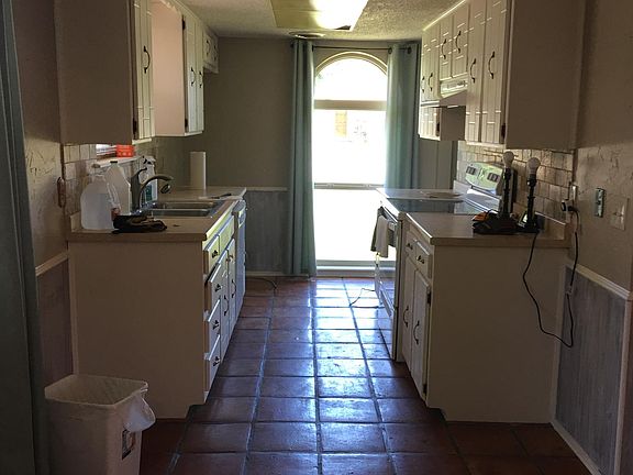 5th image of 1006 Shelley Dr