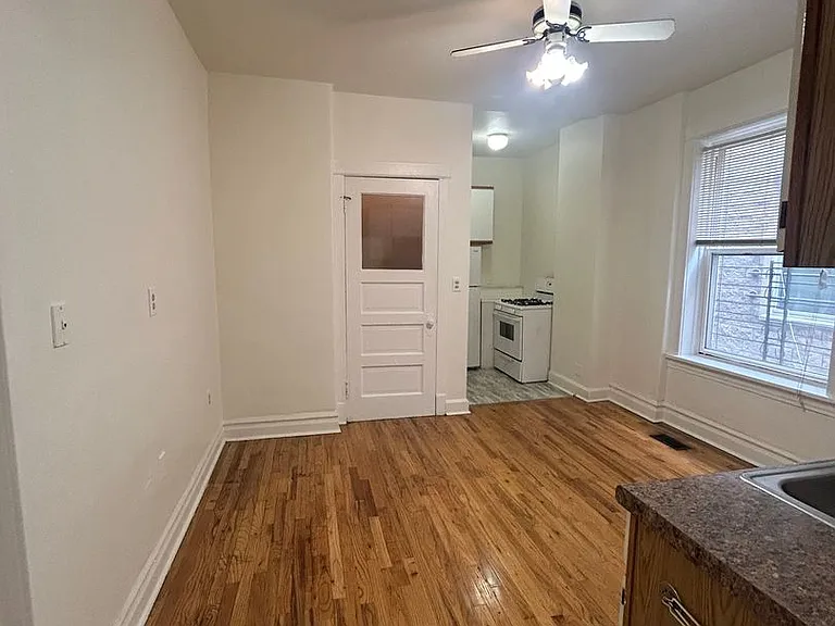 1958 W Waveland Ave #1 — Photo 5