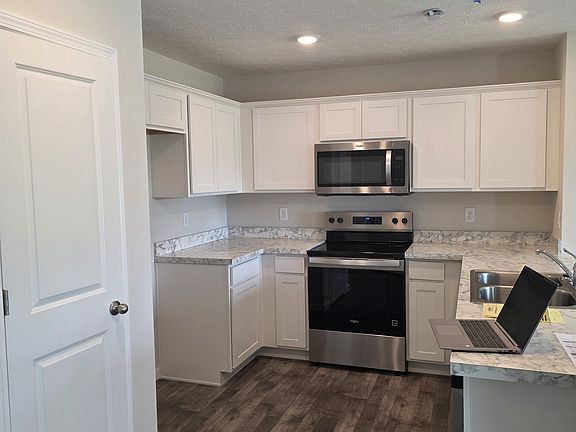 2nd image of 10331 Mae Ct