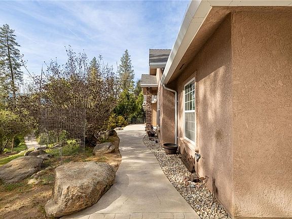 4th image of 36919 Deer Path Cir