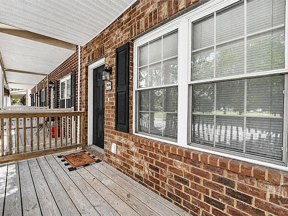 5th image of 1516 E Henry Street